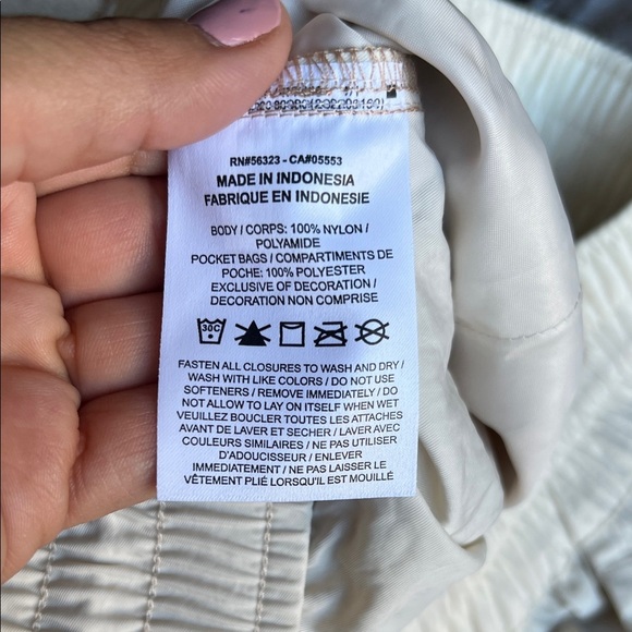 NIKE SPORTSWEAR CITY UTILITY WOVEN HIGH-RISE PANTS -SMALL - Picture 11 of 13